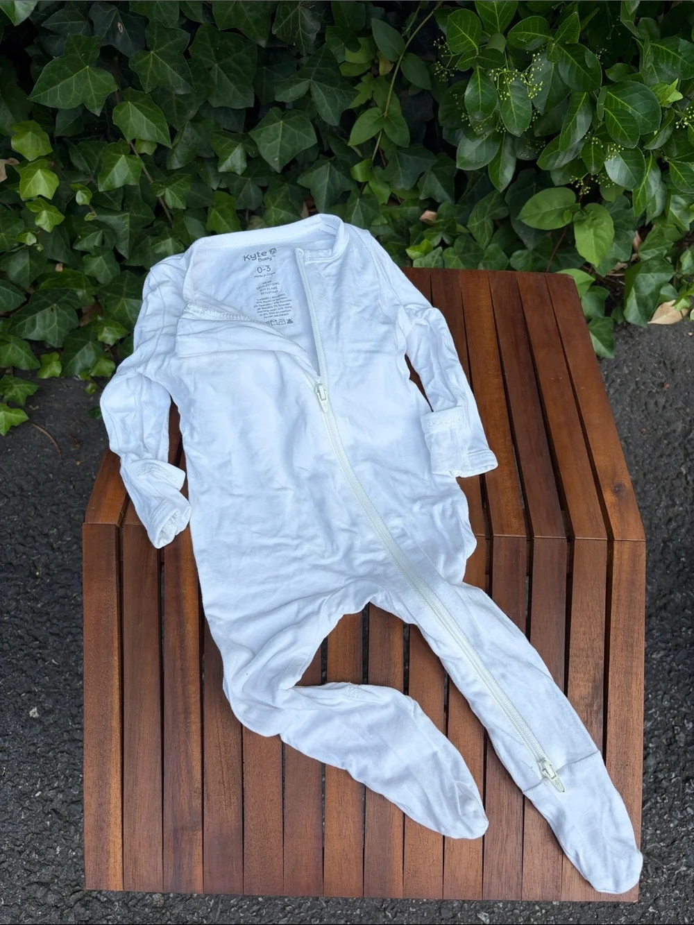 Kyte BABY 0-3 White Zip-Up Footed Baby Sleeper